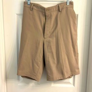 Men’s flat front tan shorts size 38
